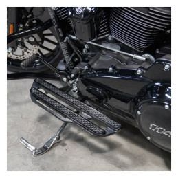 Arlen Ness, Method rider floorboards. All black 18-24 FL Softail with rider floorboards