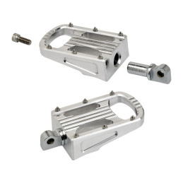Biltwell Punisher XL rider footpegs polished All traditional H-D male mount. (Excl. rider/passenger on: 18-23 Softails 20-21 Liv